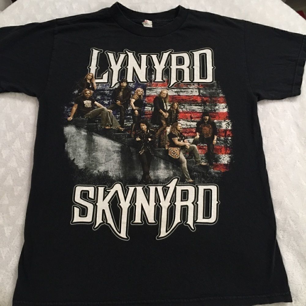 LYNYRD SKYNYRD 2011 Band Tee! Unisex‎